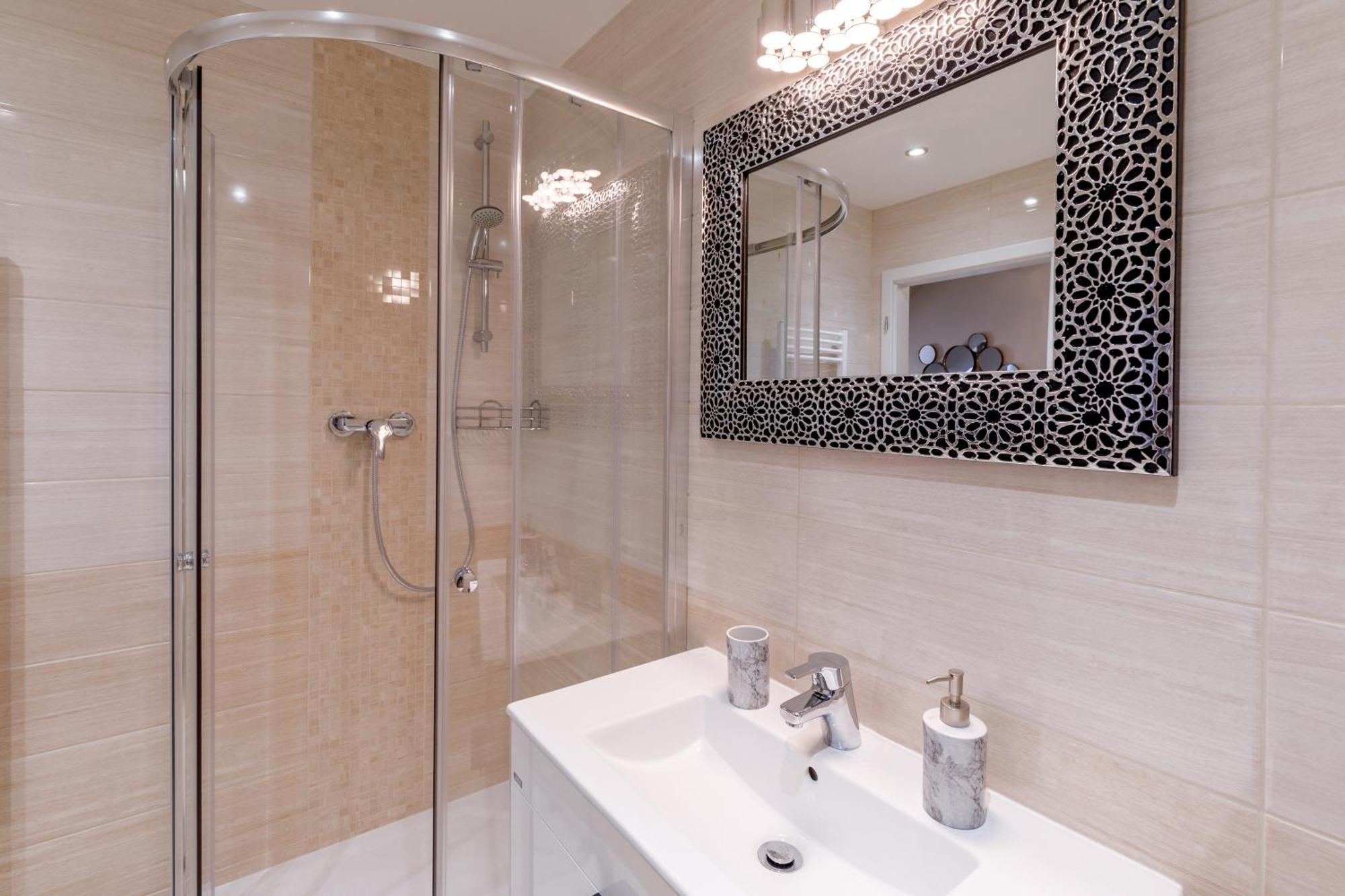 Apartments Menuet カルロヴィ・ヴァリ 部屋 写真