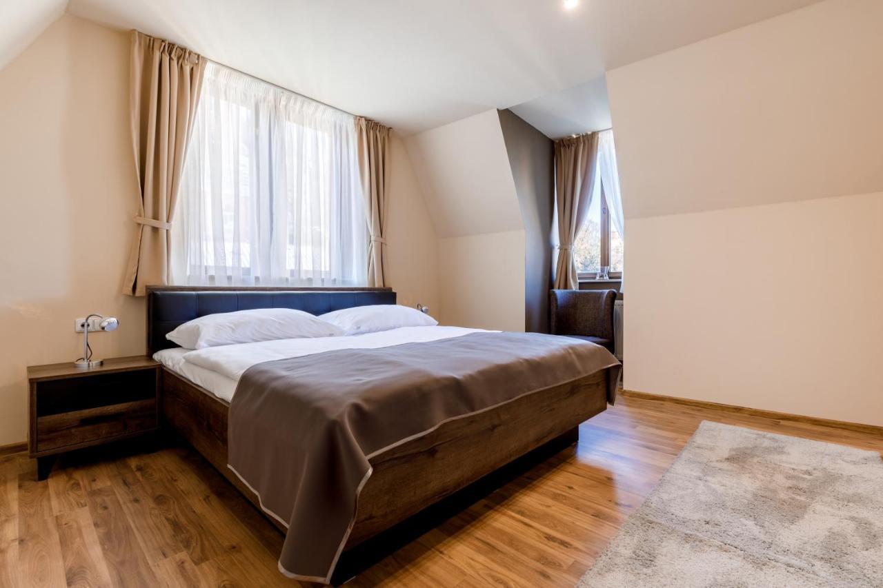 Apartments Menuet カルロヴィ・ヴァリ エクステリア 写真