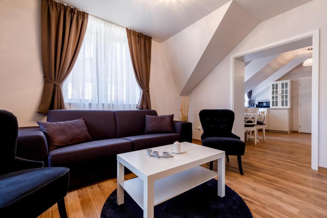 Apartments Menuet カルロヴィ・ヴァリ エクステリア 写真